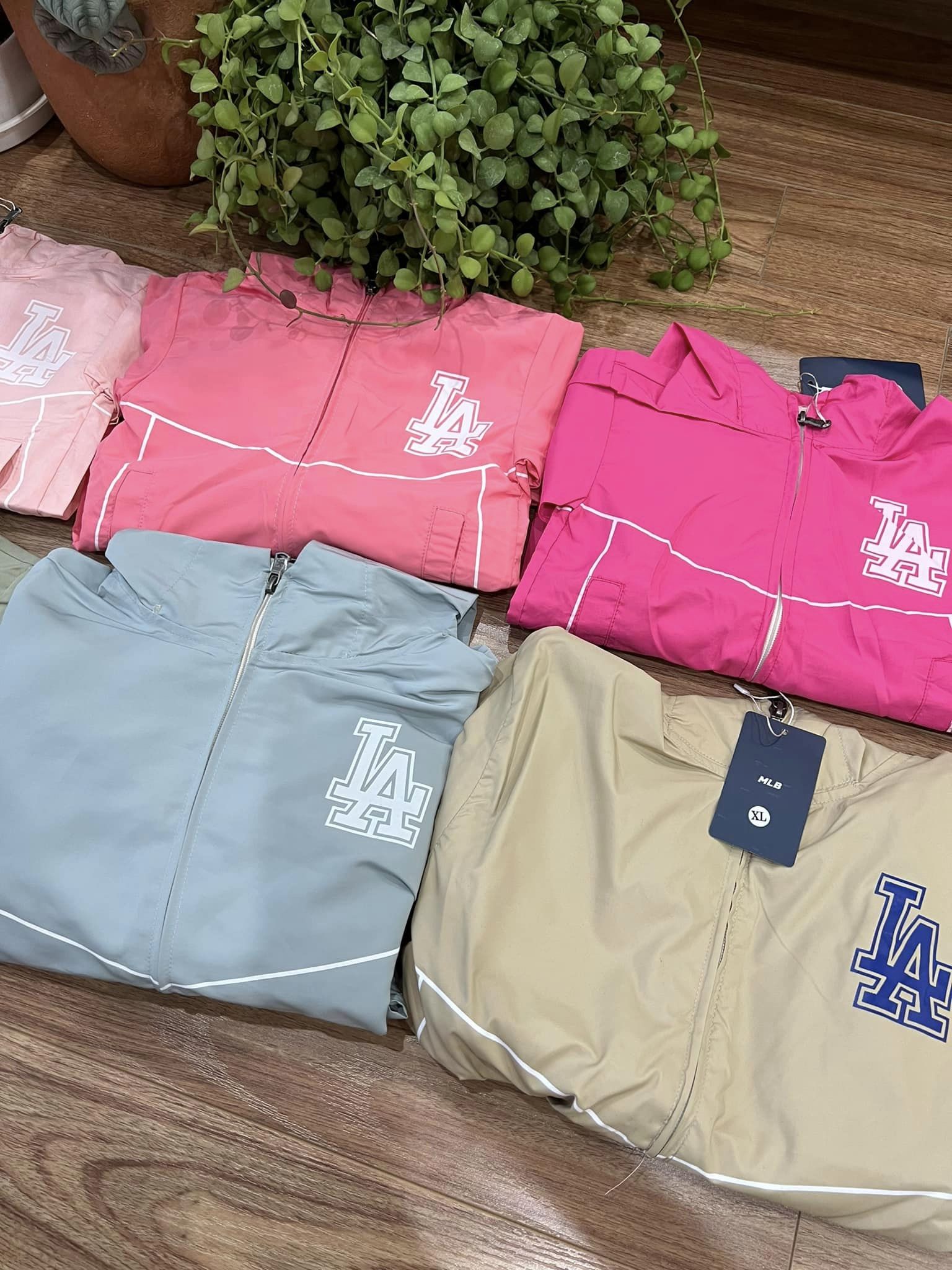 Set bộ gió thể thao MLB bé trai bé gái 12 màu #27 Set bộ gió thể thao MLB bé trai bé gái 12 màu